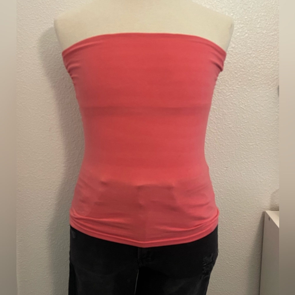Pink strapless tube top